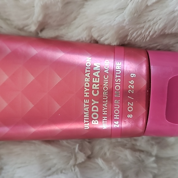 Pink Velvet Cupcake lotion - Picture 2 of 3